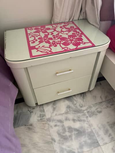 Bed set with side tables and dressing table with mirror