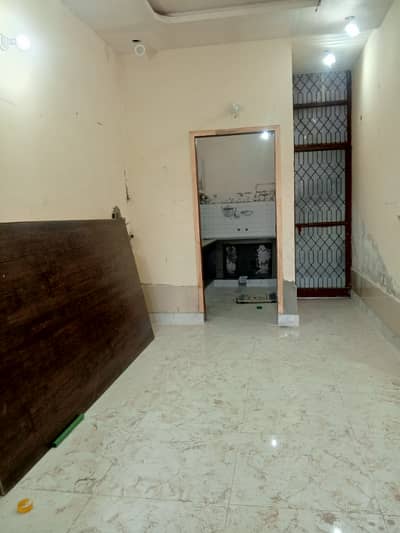 5 MARLA ALMOST NEW HOUSE AVAILABLE FOR RENT IN PAK BLOCK