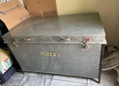 Loha paiti iron trunk