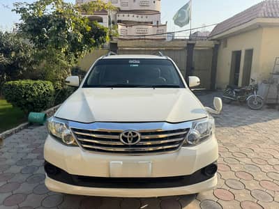 Toyota Fortuner 2014 ( V )