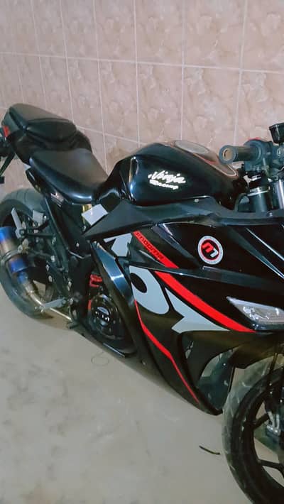 Kawasaki Ninja 250R for Sale – Neat & Clean 