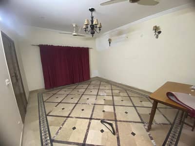10 marla ground portion available for rent in bahria town phase 5