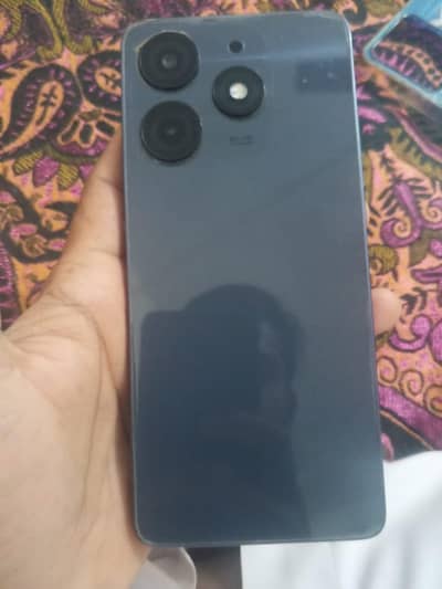 Tecno spark 10 pro all ok set hai box or charger Sath hai