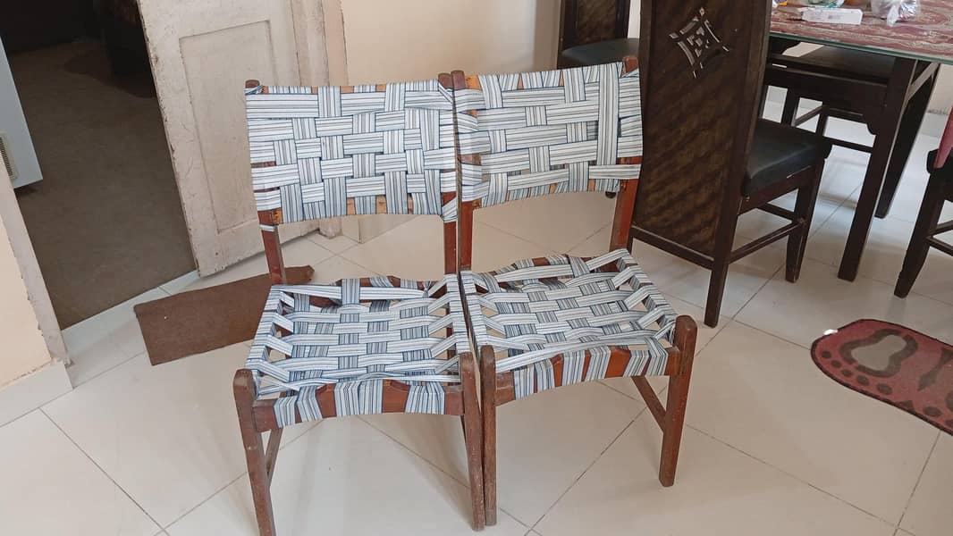 wooden solid chairs 0