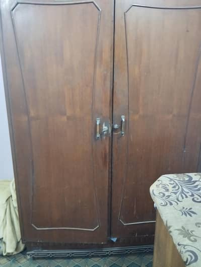 armari door