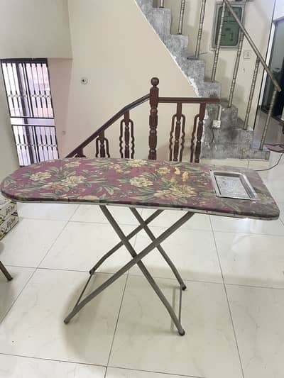 Foldable iron stand