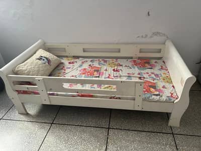 Kids Bed with Mattress – Strong & Comfortable – Good Condition