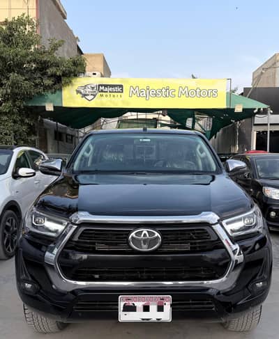 Toyota Hilux Revo V Automatic 2.8
