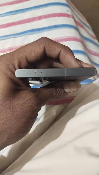 samsung galaxy s24 ultra  256gb like new 10/10 natural titanium