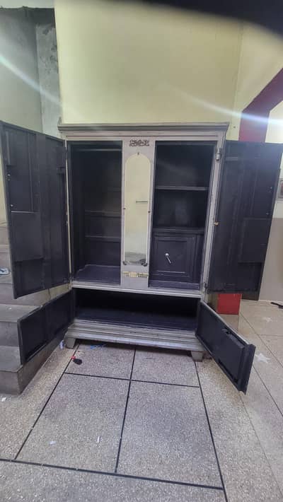 wardrobe/Almari/2door almari