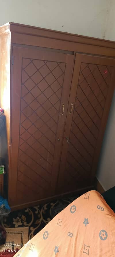 Cabinet in good condition