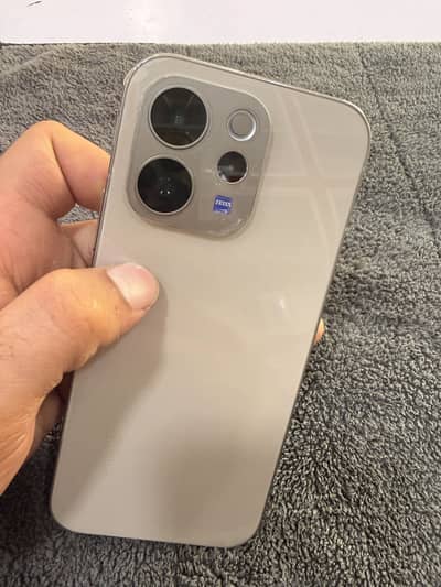 Vivo v70 12GB RAM 512GB STORAGE | 10/10 condition | Full power device