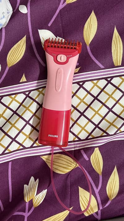 Philips body contour electric shaver