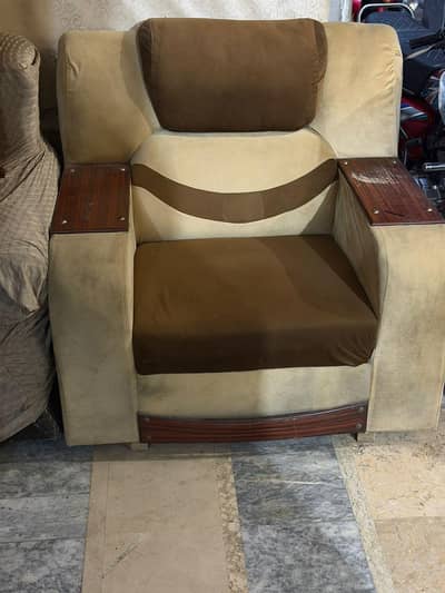 10 8 condition sofa sale