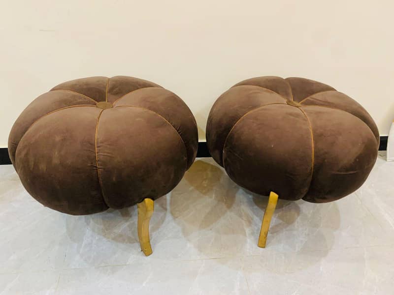 Round Pouffee's stools 1