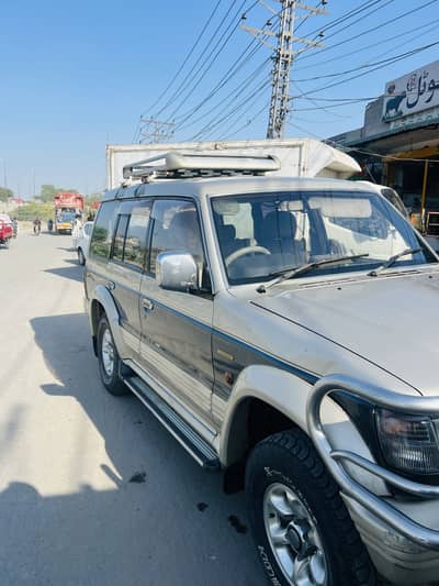 Pajro 1995 model original paint tyre condition 10 by 10