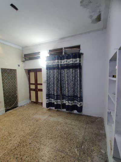 1 Room Available for rent bachelors only