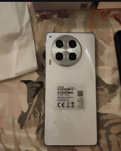 Techno common 30  12/256gb