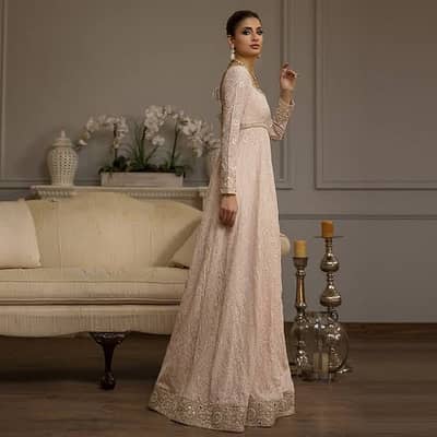 Threads and Motifs Maxci