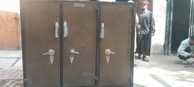 wardrobe/almari for sale