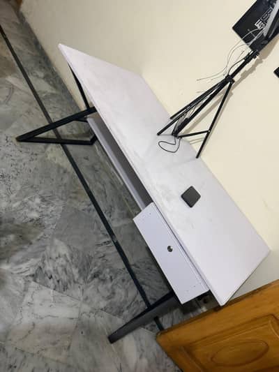 Full Gaming Table With Daraz Lock