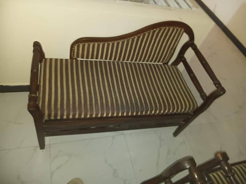 Sofa Set & Tea Table 0