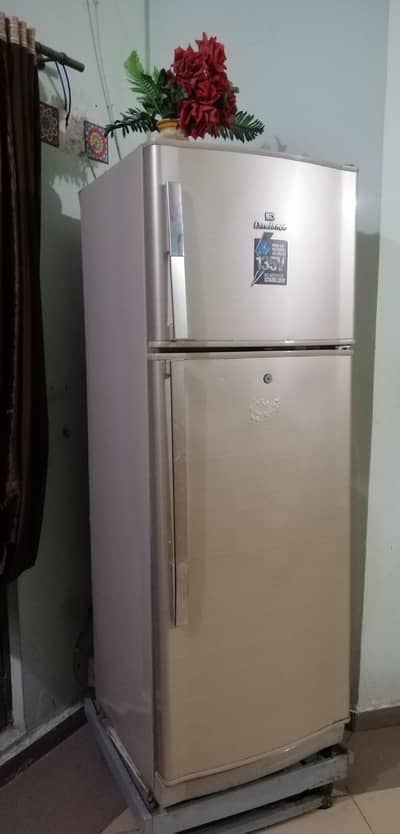 dawlance fridge medium size