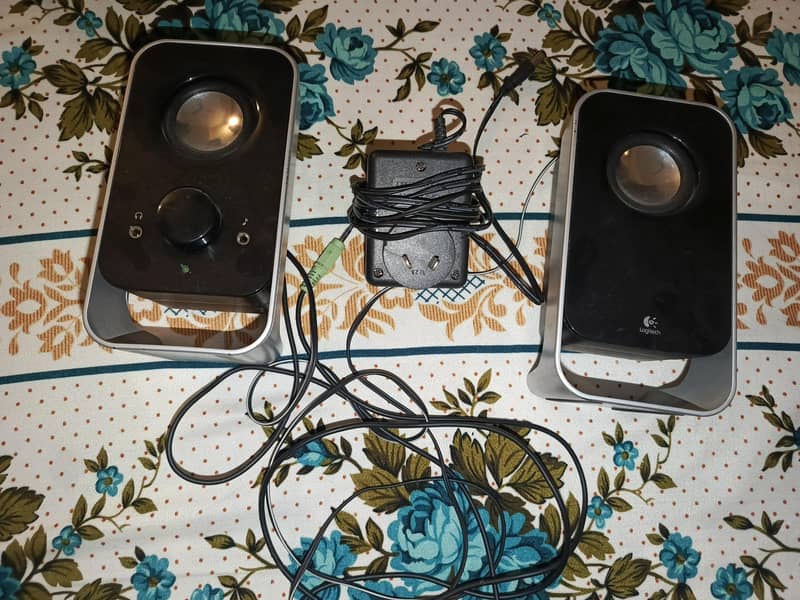 Logitech ls11 speaker 0