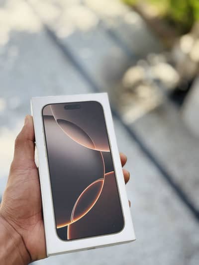 Iphone 16 pro max Desert titanium