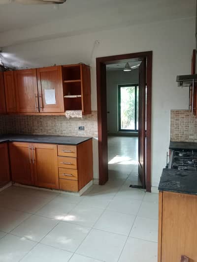 KANAL LOWER PORTION AVAILABLE FOR RENT IN DHA PHASE 1