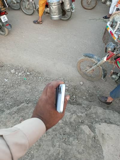 new phone hai bilkul theek tak hai Emergency sale krna hai