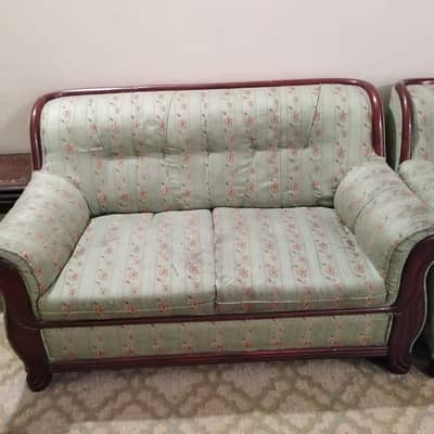 5seater sofa set available for sale