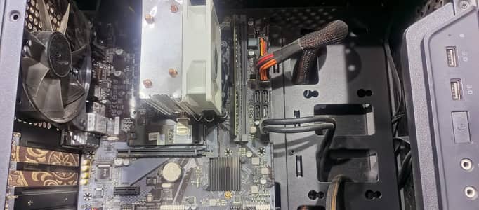 I3 12100f, Gigabyte H610mH v2, Team group 16GB 3200mhz package