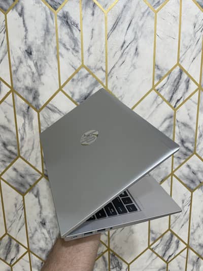 HP ryzen 5 (32gb 256gb)