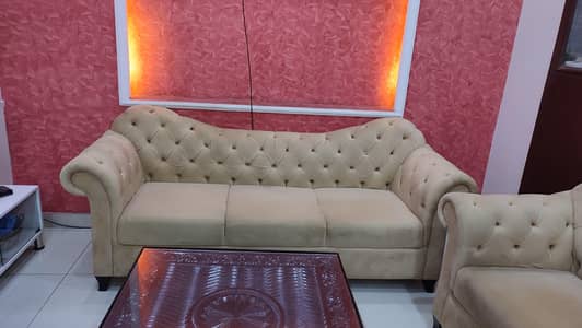 Elegant sofa set- perfect for living room