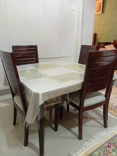 4 seat dining table
