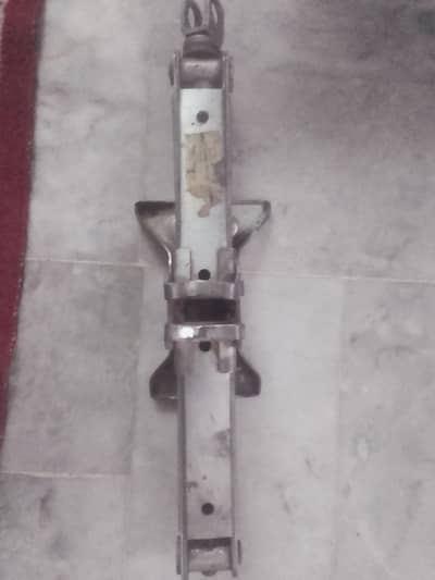 car jack use slightly in perfect working condition