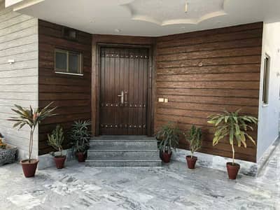 10 Marla House available For Rent ''B" Block