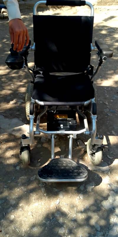 Electric wheelchair