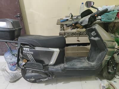 Reevo A12 with rear box