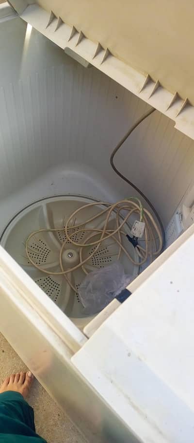 Hair washing machine old model heavy duty 25 kg good condition