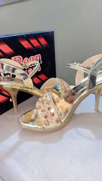 new collection of pencil heel