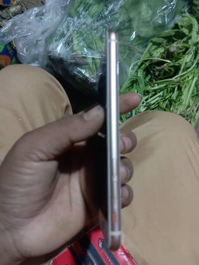 iphone 8 256 gb 100% helth 0/3/0/4/4/3/4/2/2/5/1