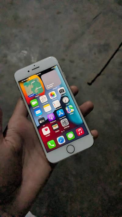 iphone 7 {97 battery }