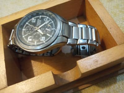 Casio Edifice 305D WR 100M in  special edition.