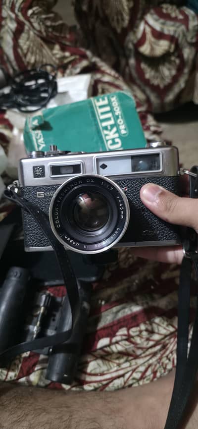 Vintage Yashica GSN 35mm Film Camera
