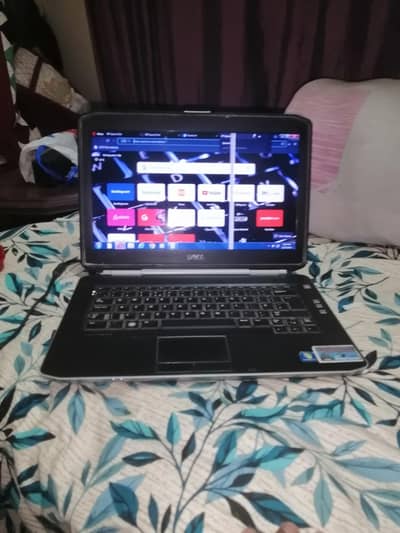 300gb hard disk 2 gb Ram ,Intel 3000 Hd Graphics