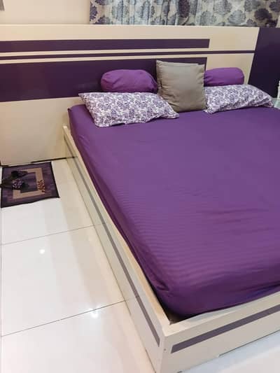 Almari dressing King size bed with metress with side box
