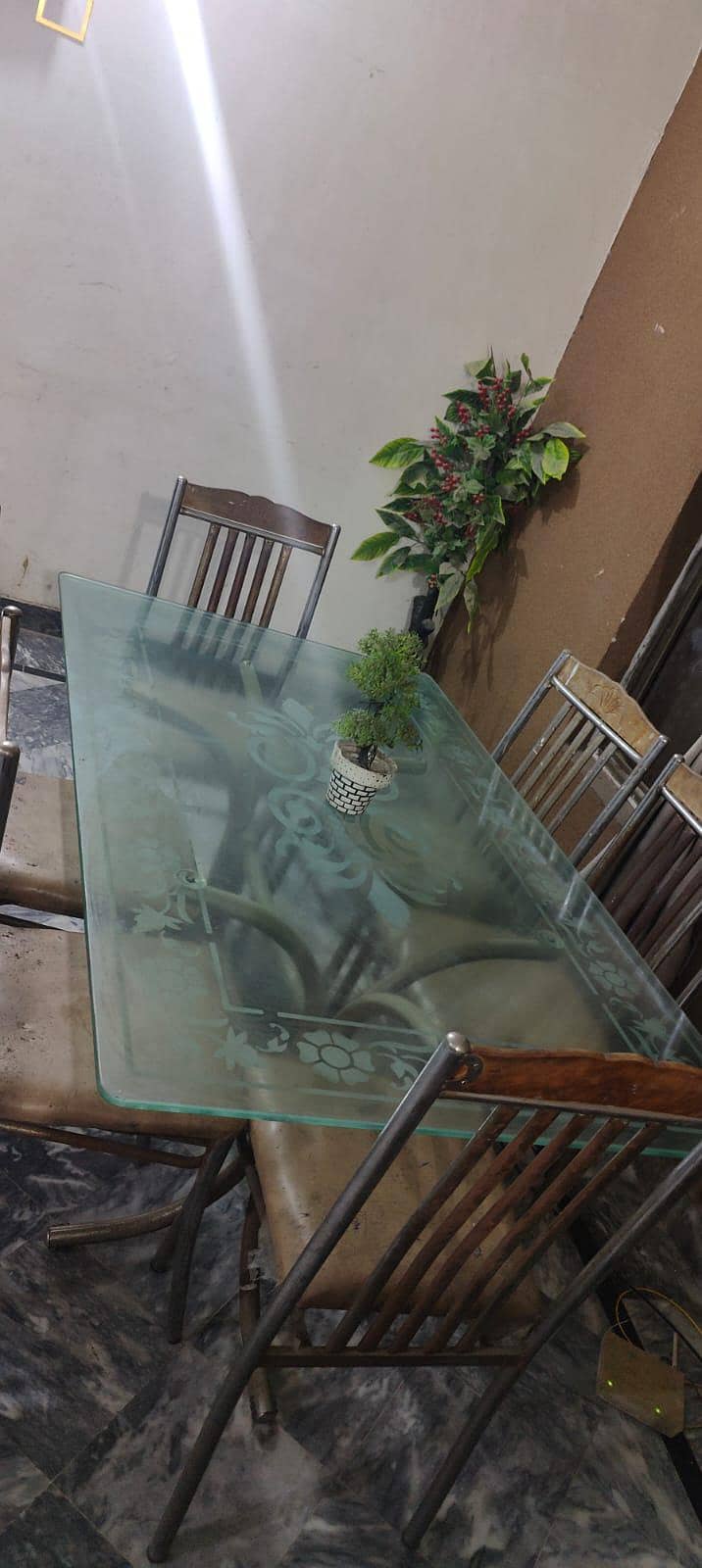 dining table for sell 0