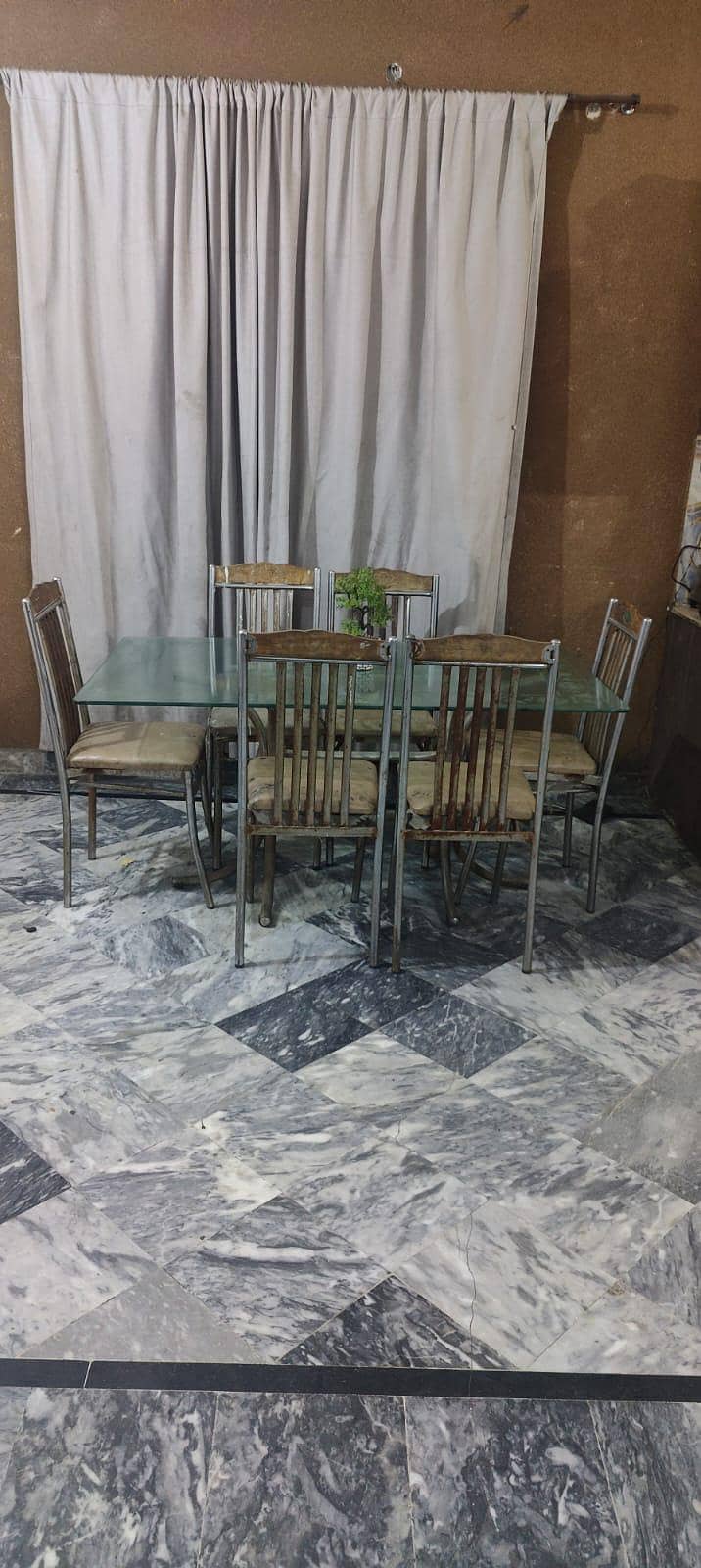 dining table for sell 1